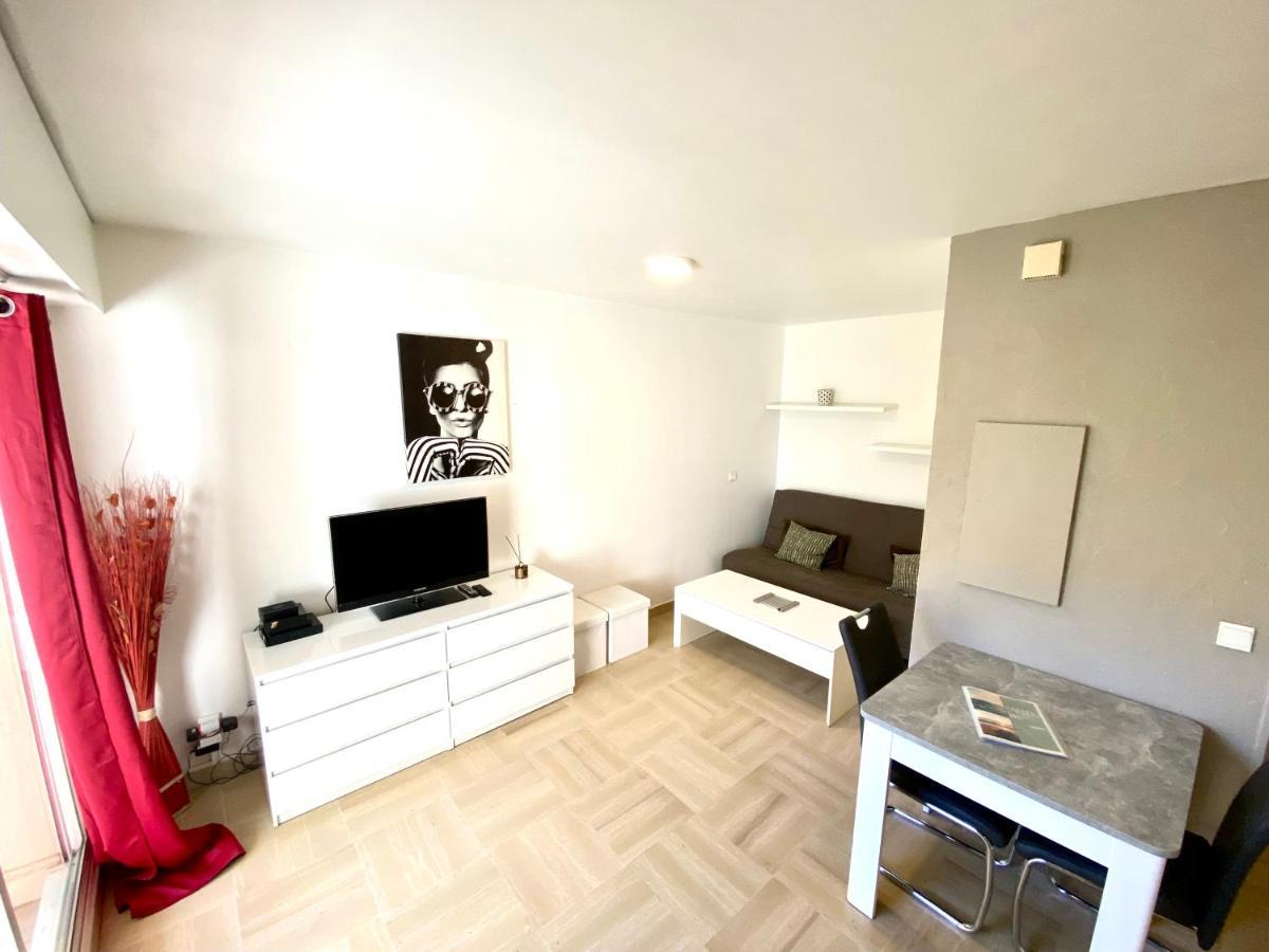 CANNES-PASSY - TRÈS BEAU STUDIO POUR 4 PERS - PISCINE DANS RÉSIDENCE - PARKING PRIVé - JARDIN Exterior foto